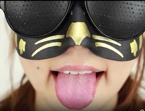 唾液恋物癖女人展示舌头和唾液 HD.mp4【视频在线播放】-阿黑颜